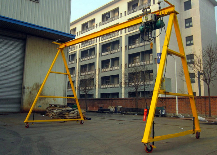 light-duty-overhead-gantry-crane.jpg