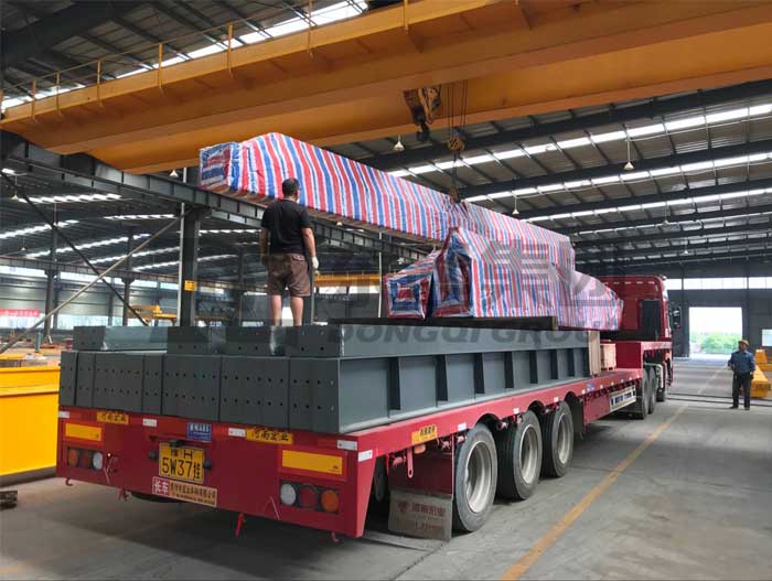 single-girder-overhead-crane-truck-loading.jpg