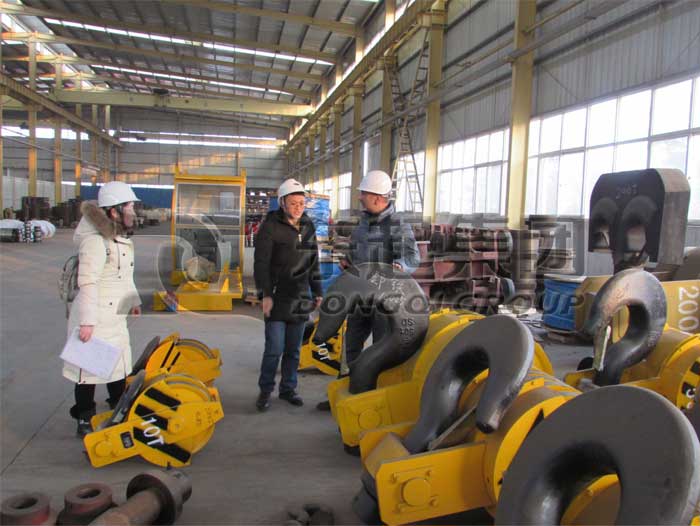 american-customer-visit-european-crane-parts-workshop.jpg